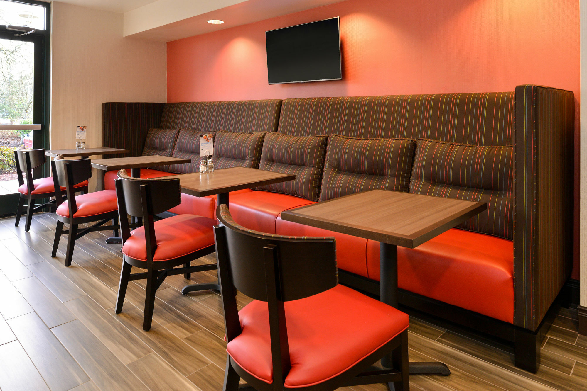 Holiday Inn Express Portland West/Hillsboro By Ihg Exterior foto